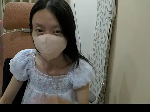 Lil-Cherry stripchat live cam model