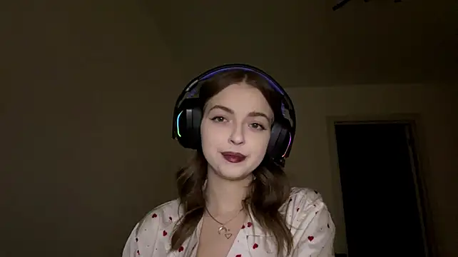 AudreaSaucer stripchat live cam model