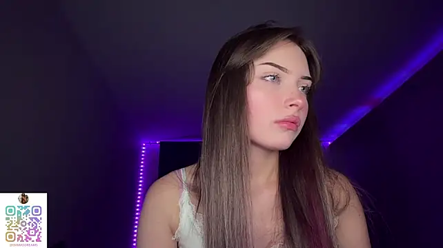 LuxRiuali stripchat live cam model