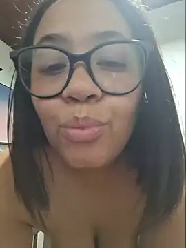 yasminmeyerofc stripchat live cam model