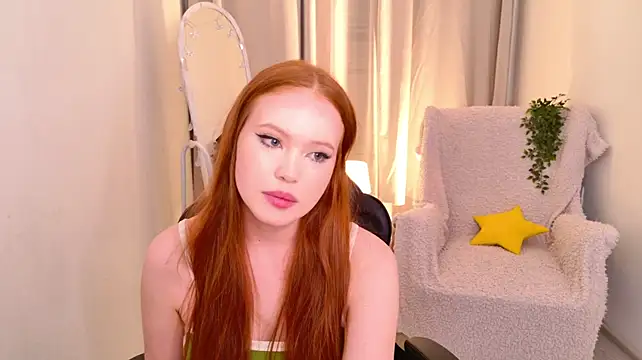 LucyPallmer stripchat live cam model