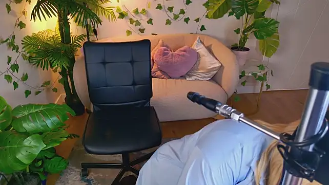 Yoki_Shizuko stripchat live cam model