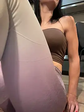 OIivia stripchat live cam model