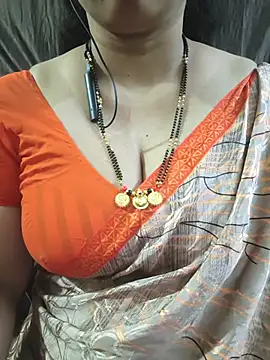 bhuvana_555 stripchat live cam model