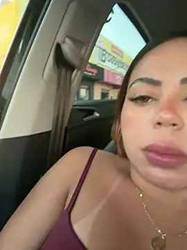 lariic stripchat live cam model