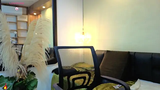 Kiing_001 stripchat live cam model