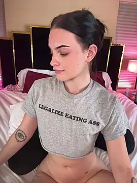 KarissaChantelle stripchat live cam model