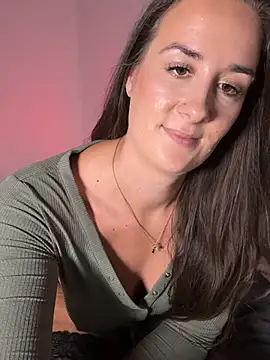EllaMae stripchat live cam model