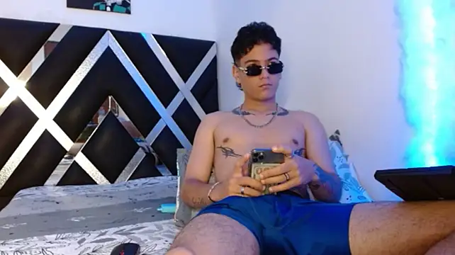 Levy_Steve stripchat live cam model