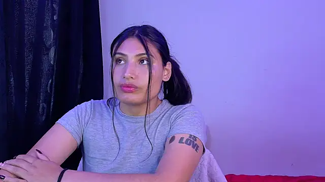 Linda_andrew stripchat live cam model