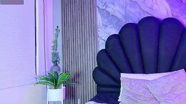 vicky_lopez stripchat live cam model