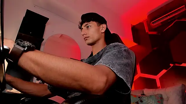 MaxiimoRomano_ stripchat live cam model