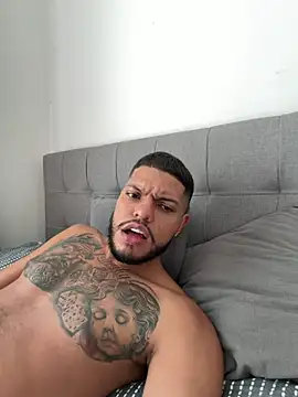 Djryann777 stripchat live cam model