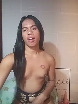 Quenn_harleyxx stripchat live cam model