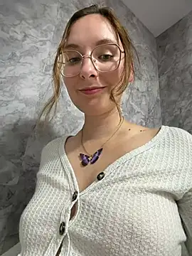 The_Snowwhitee stripchat live cam model