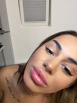 KirstieVegas stripchat live cam model