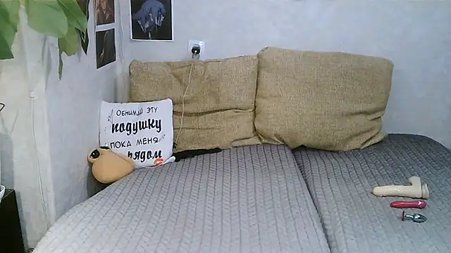 -GoldenGirl- stripchat live cam model