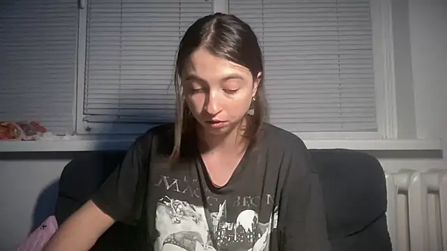 Aphr0ditee stripchat live cam model