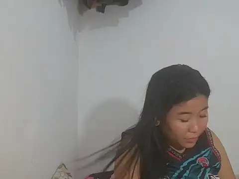 Zyeiii stripchat live cam model