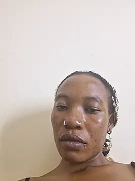Playful_queen stripchat live cam model