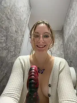 The_Snowwhitee stripchat live cam model