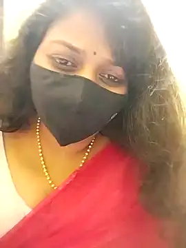Soundarya143 stripchat live cam model