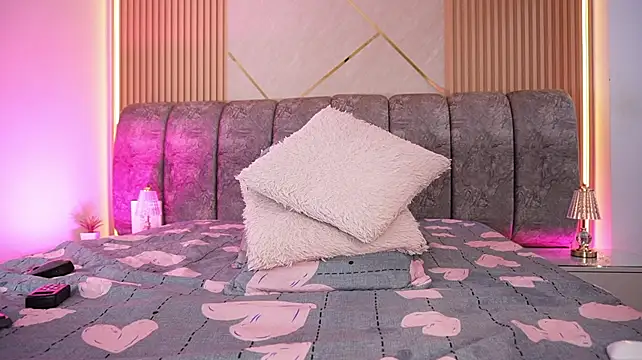 naia_blessed stripchat live cam model