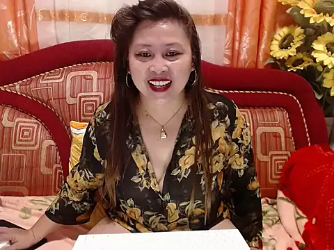 UrSweetClassyPinay stripchat live cam model