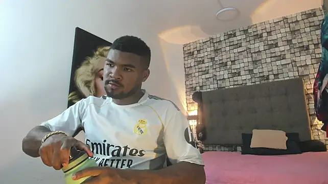 Juan_123__ stripchat live cam model