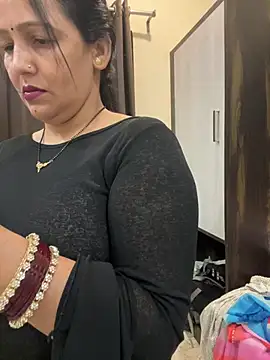 Anshika_Arya stripchat live cam model