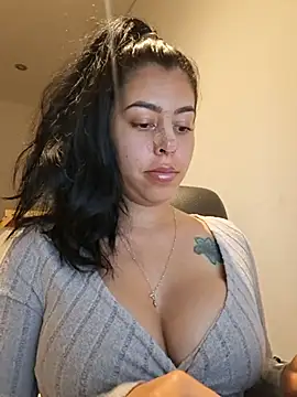 Luianna stripchat live cam model