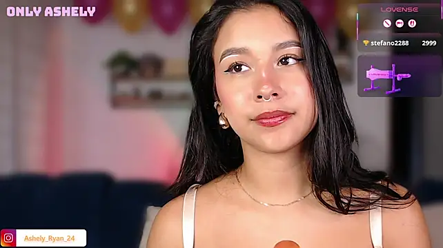 ashely_ryan24 stripchat live cam model