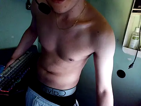 boyhigh1997 stripchat live cam model