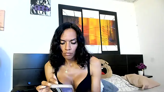 MeganRhyder stripchat live cam model