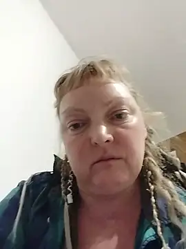 LiluLiluLilu stripchat live cam model