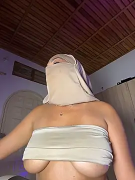 Yuli_arabic stripchat live cam model