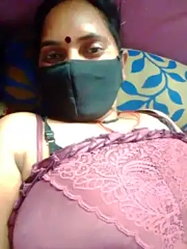 Kamnilove stripchat live cam model