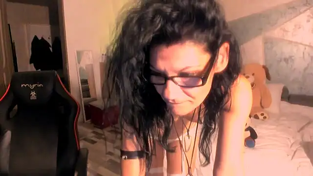 SweetSin40 stripchat live cam model