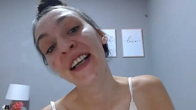 Sonyasays stripchat live cam model