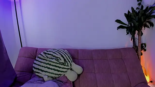sara-jules stripchat live cam model