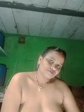 Shivani09900 stripchat live cam model