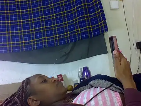 yummyqueenk stripchat live cam model