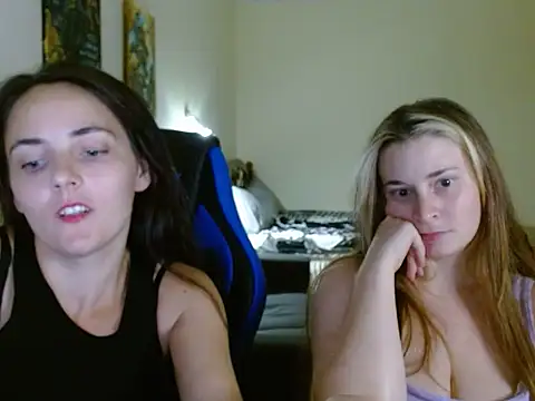 OliviaTheS stripchat live cam model