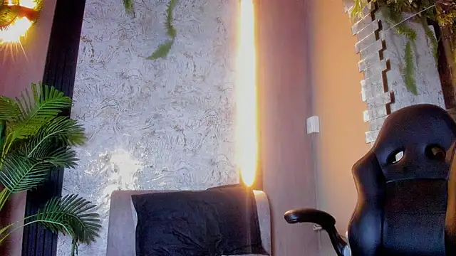 naia_monte stripchat live cam model