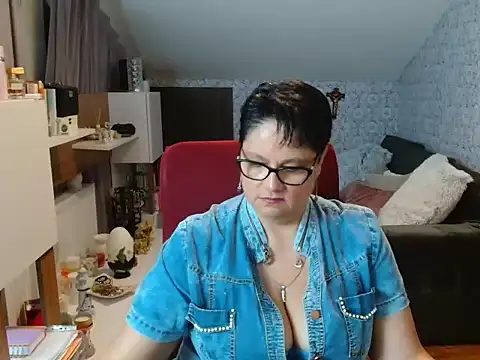 CallmeHellen4you stripchat live cam model