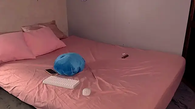 KimmPorins stripchat live cam model