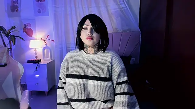 Bella--green stripchat live cam model