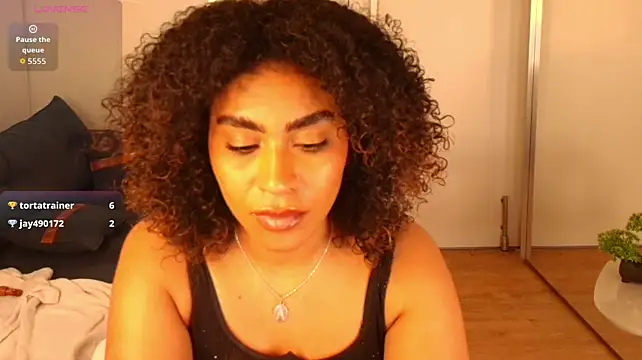 Naya_Milano stripchat live cam model