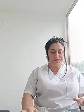 Queen-yessi12 stripchat live cam model