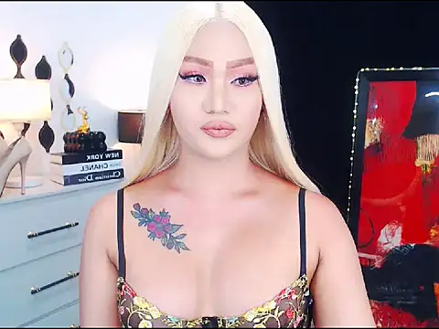 PlayfulloliviaTsX stripchat live cam model